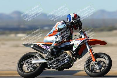 media/Jan-15-2026-Racers Edge (Thu) [[dfebeb70ab]]/3-B Group/Session 1 Turn 8/